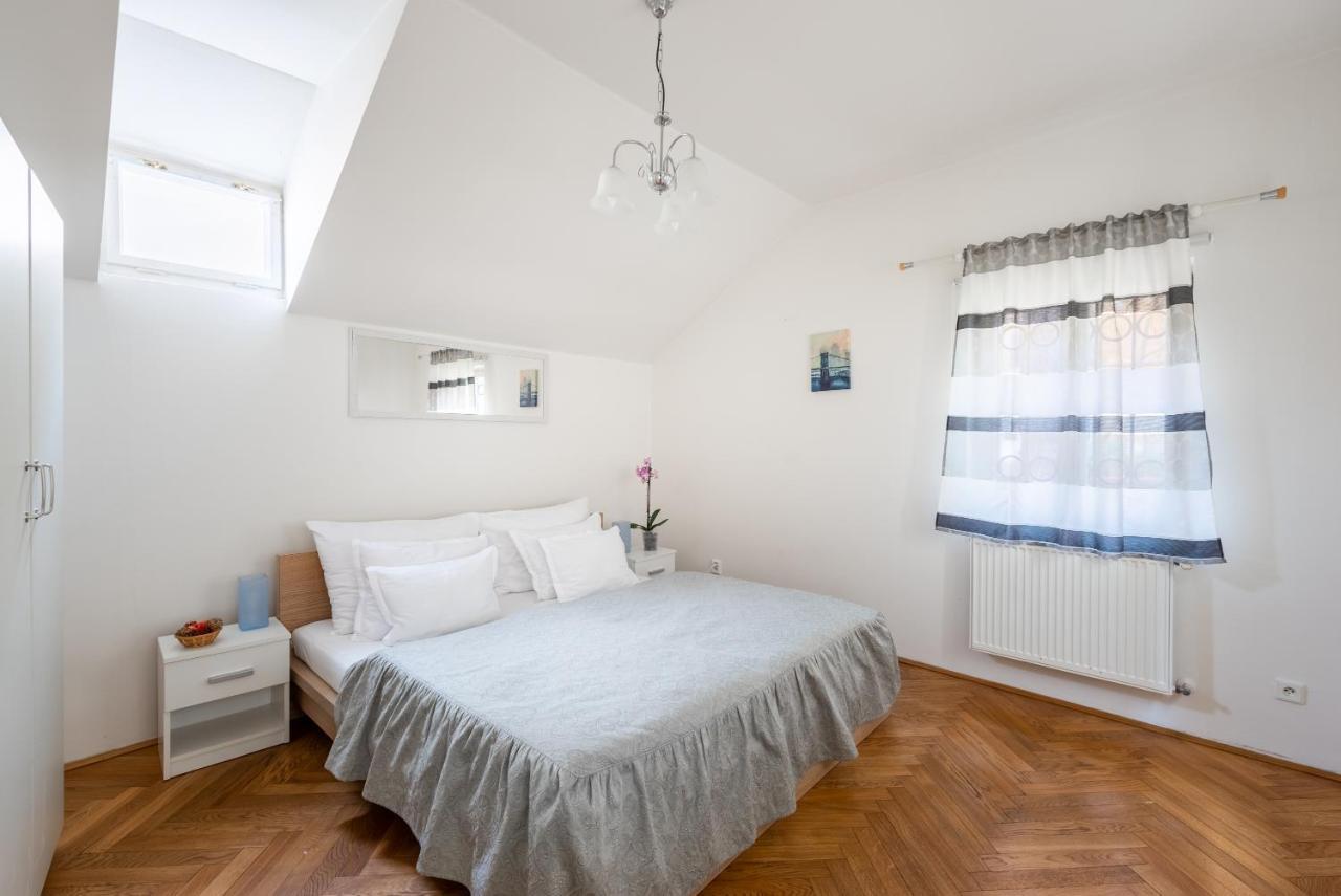 St. George Apartments براغ المظهر الخارجي الصورة