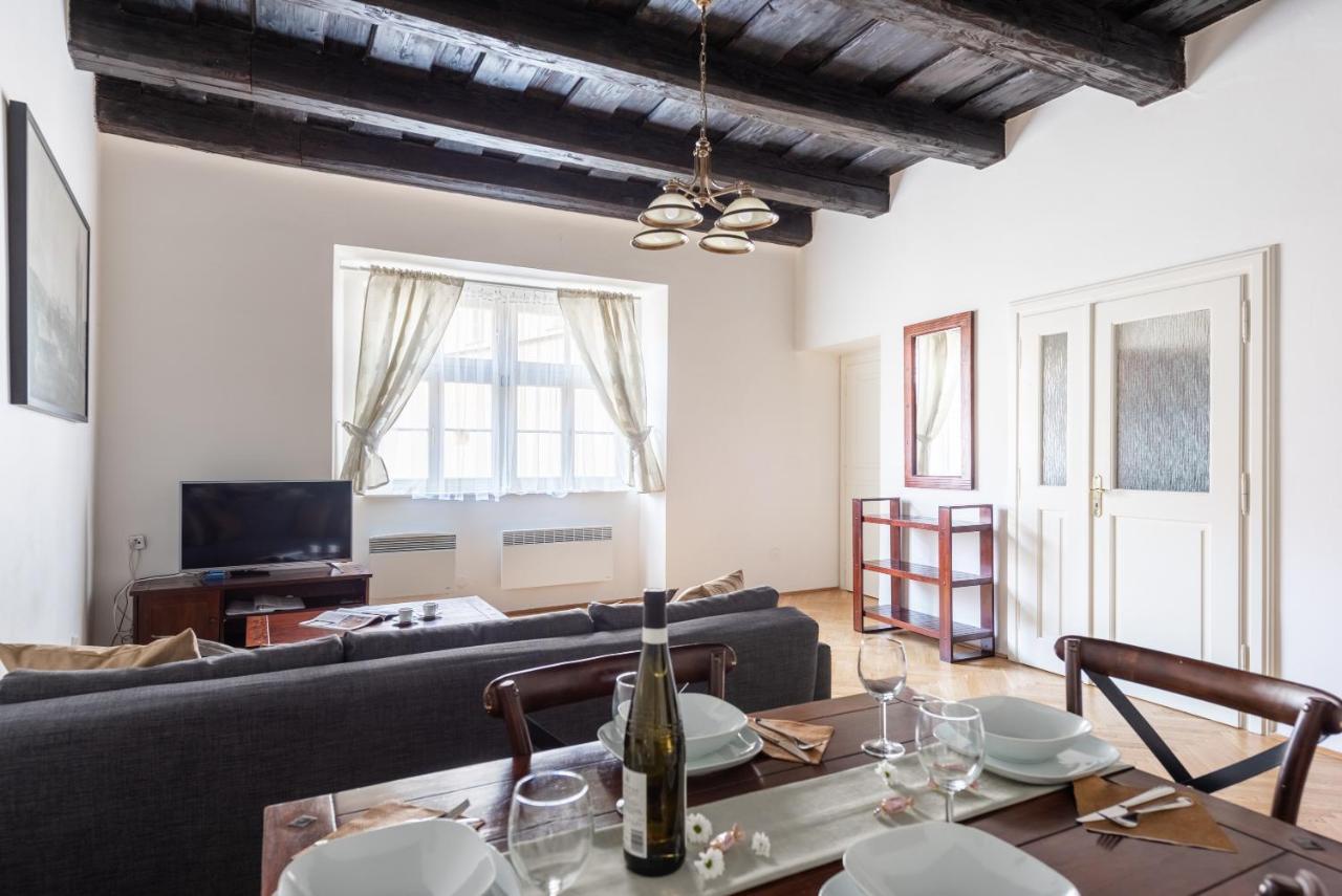 St. George Apartments براغ المظهر الخارجي الصورة