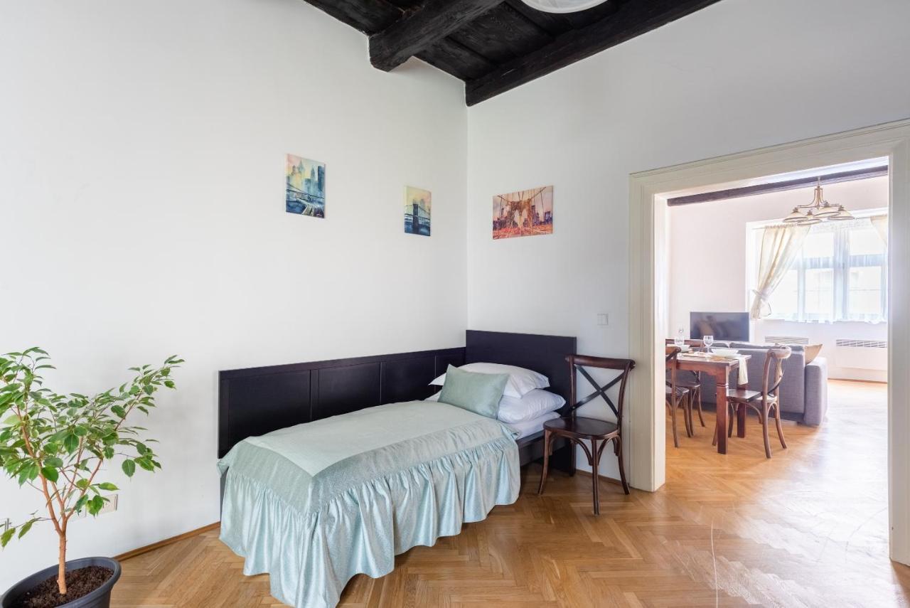 St. George Apartments براغ المظهر الخارجي الصورة