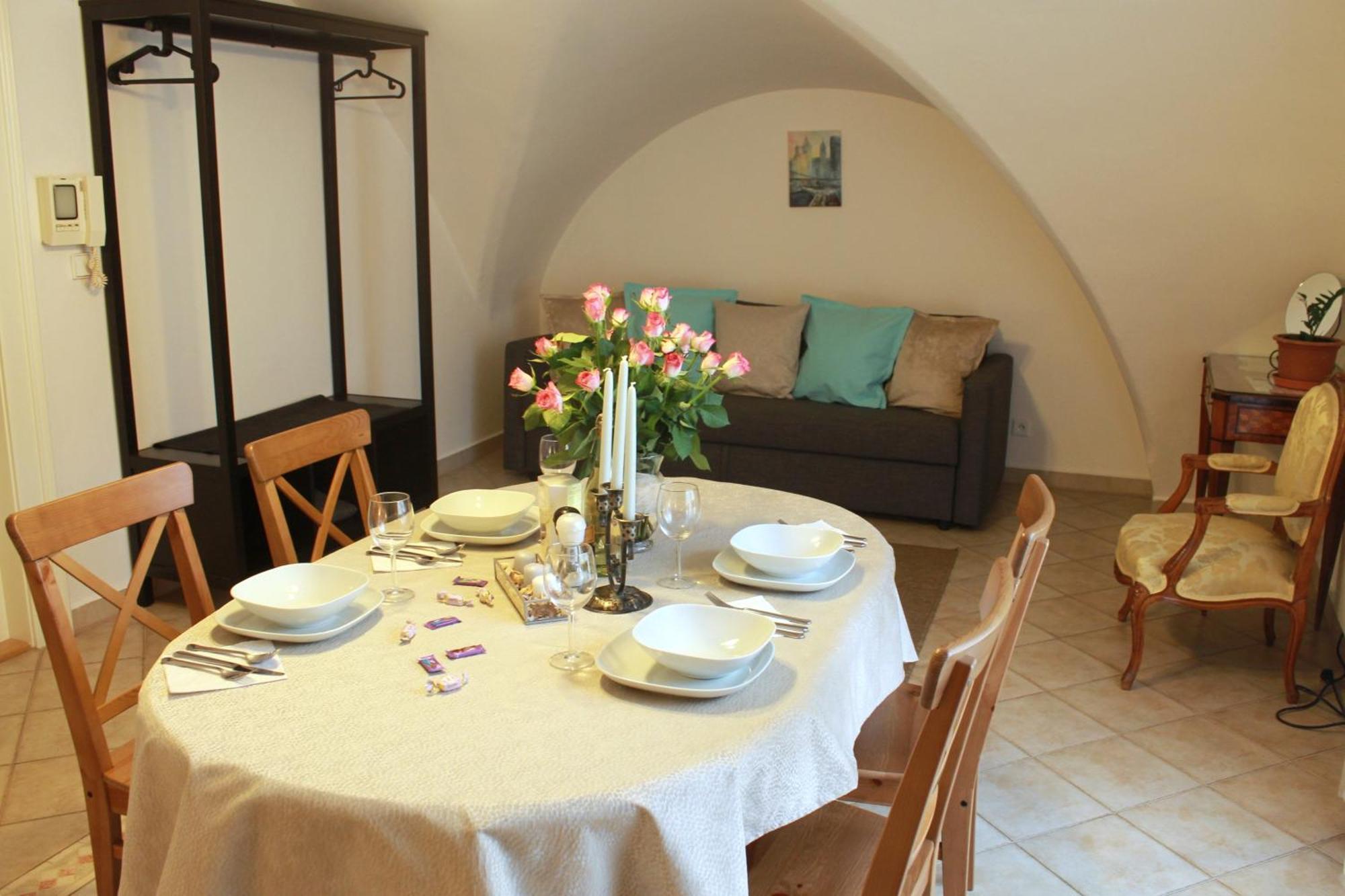 St. George Apartments براغ الغرفة الصورة