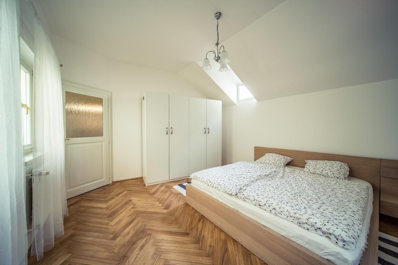 St. George Apartments براغ المظهر الخارجي الصورة
