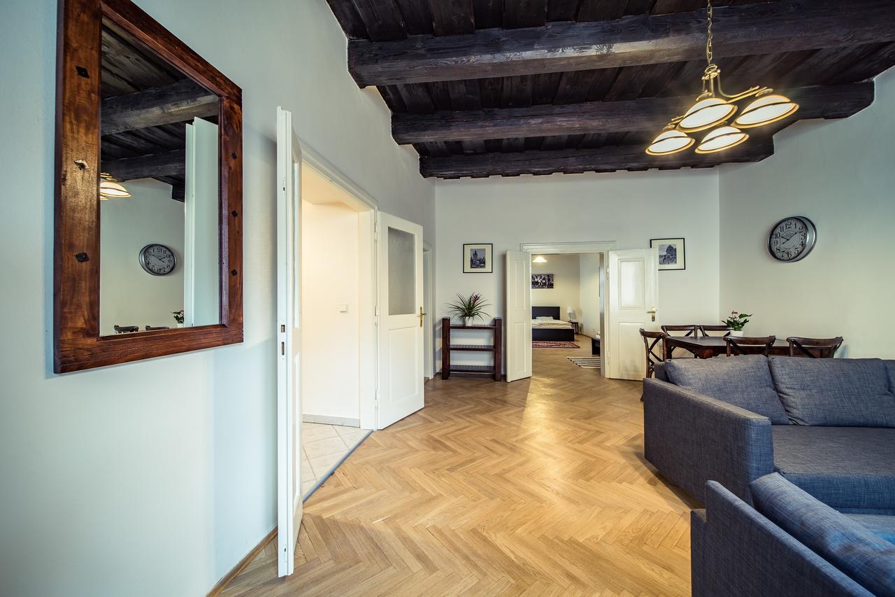 St. George Apartments براغ المظهر الخارجي الصورة