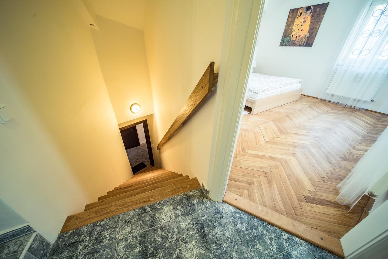 St. George Apartments براغ المظهر الخارجي الصورة
