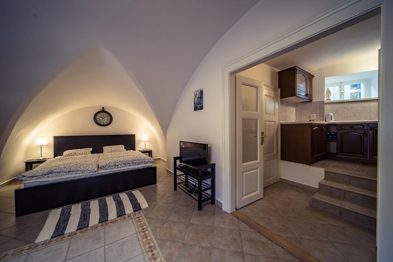 St. George Apartments براغ المظهر الخارجي الصورة