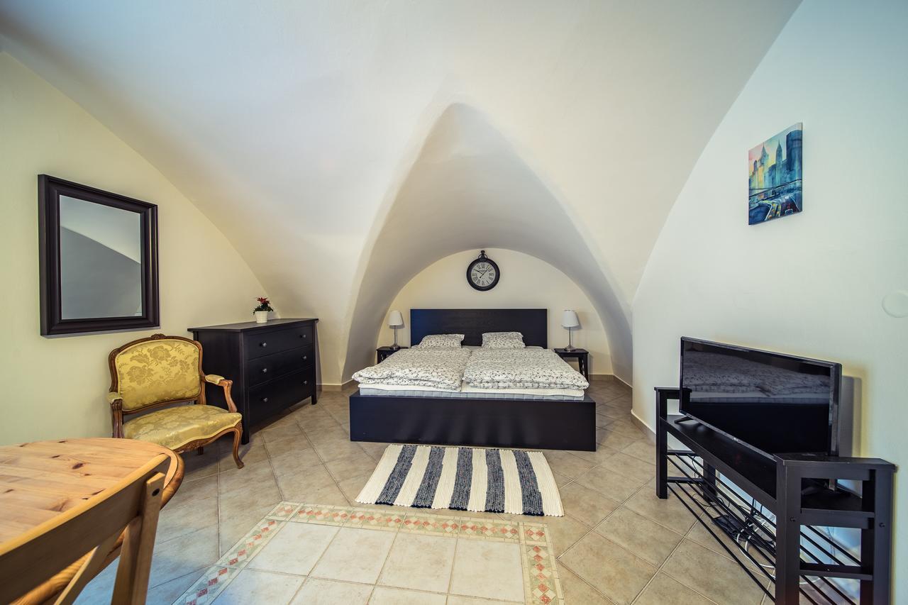 St. George Apartments براغ المظهر الخارجي الصورة