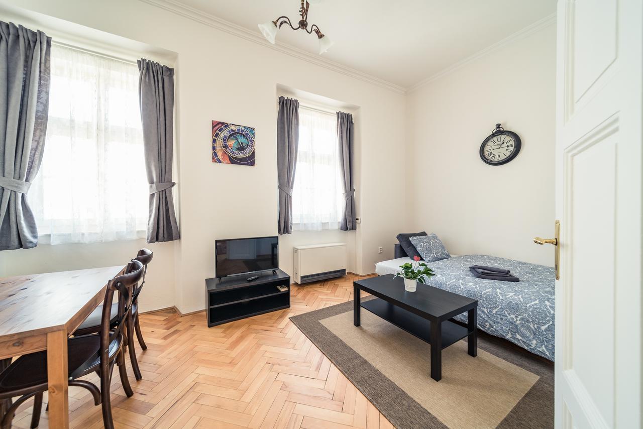 St. George Apartments براغ المظهر الخارجي الصورة