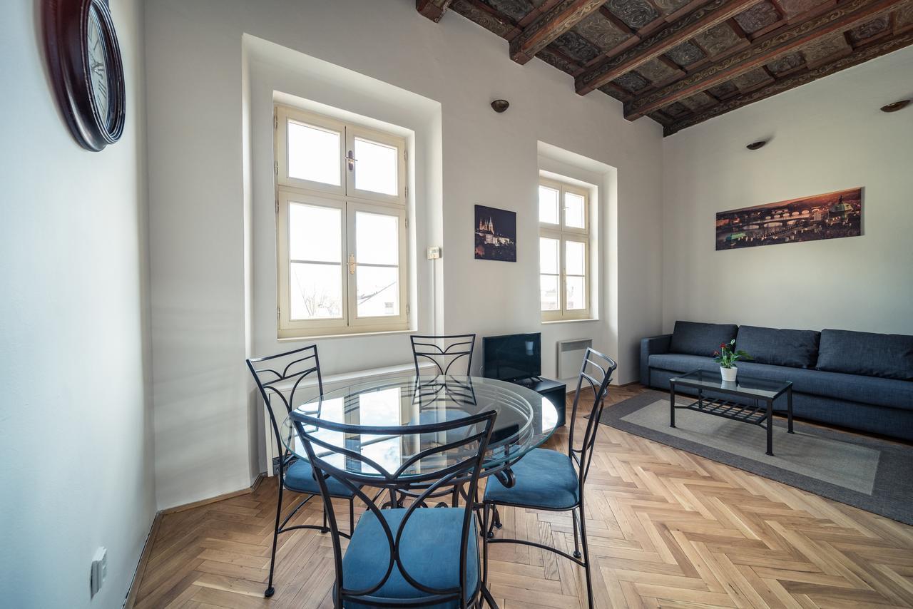 St. George Apartments براغ المظهر الخارجي الصورة