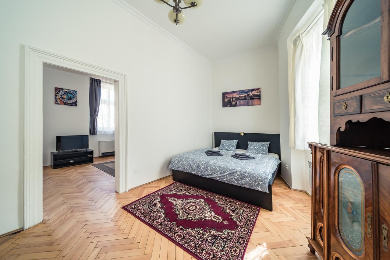 St. George Apartments براغ المظهر الخارجي الصورة